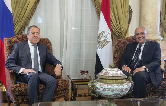 Russian Foreign Minister Lavrov, Defense Minister Shoigu visit Cairo
