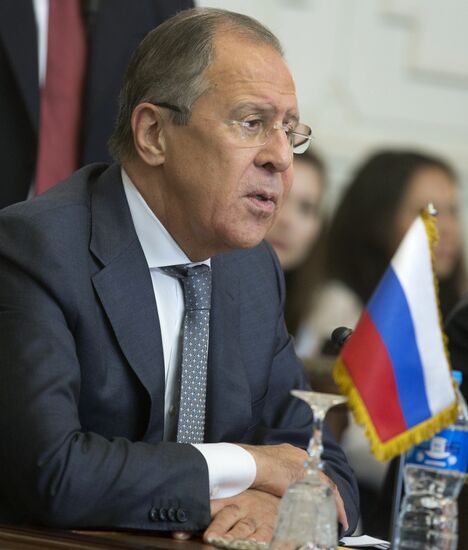 Russian Foreign Minister Lavrov, Defense Minister Shoigu visit Cairo