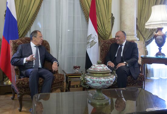Russian Foreign Minister Lavrov, Defense Minister Shoigu visit Cairo