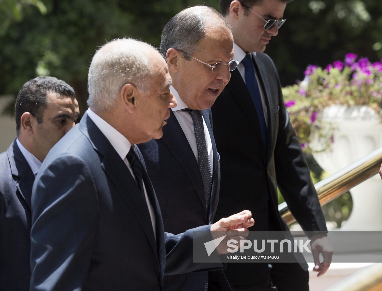 Russian Foreign Minister Lavrov, Defense Minister Shoigu visit Cairo