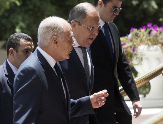 Russian Foreign Minister Lavrov, Defense Minister Shoigu visit Cairo