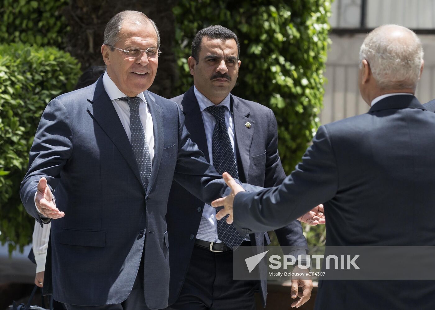 Russian Foreign Minister Lavrov, Defense Minister Shoigu visit Cairo