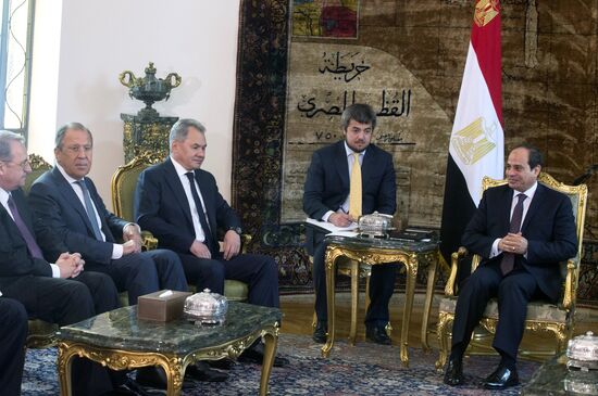 Russian Foreign Minister Sergei Lavrov, Defense Minister Sergei Shoigu visit Cairo