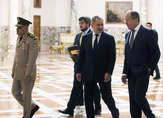 Russian Foreign Minister Lavrov, Defene Minister Shoigu visit Cairo