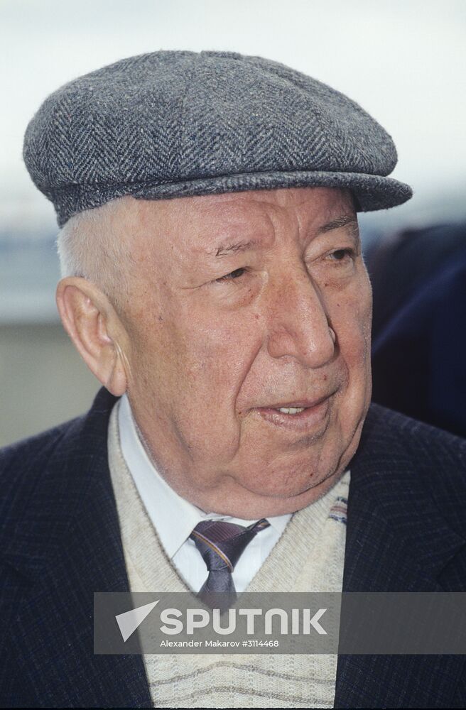 Writer Rasul Gamzatov