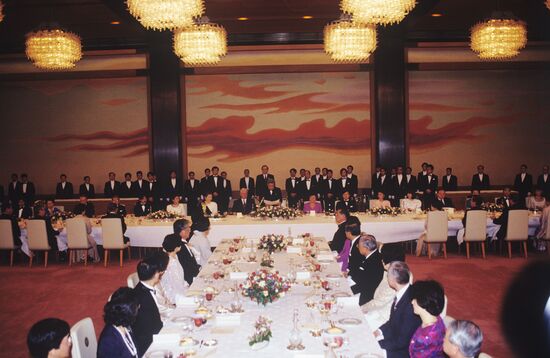 Boris Yeltsin visits Japan