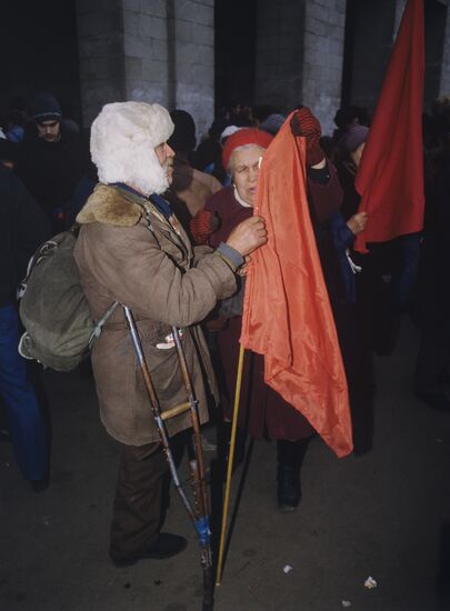 Rally outside Oktyabrskaya metro station in Moscow