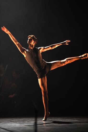 Show of "4X4: Ephemeral Architecture" at Chekhov Theater Festival