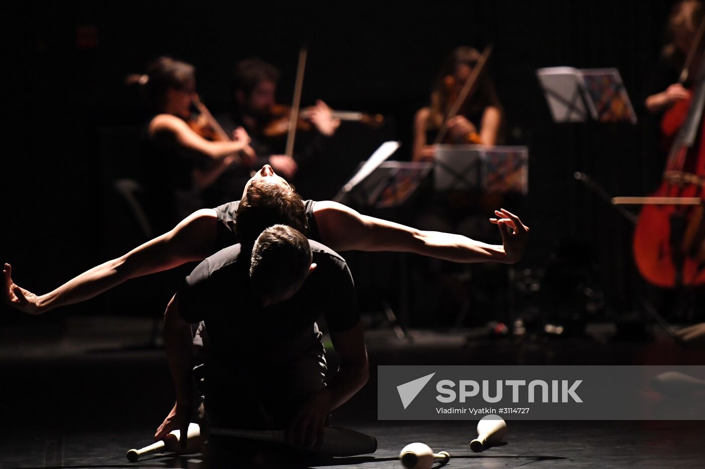 Show of "4X4: Ephemeral Architecture" at Chekhov Theater Festival