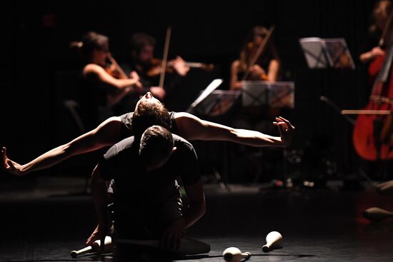 Show of "4X4: Ephemeral Architecture" at Chekhov Theater Festival