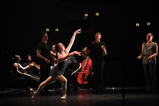 Show of "4X4: Ephemeral Architecture" at Chekhov Theater Festival