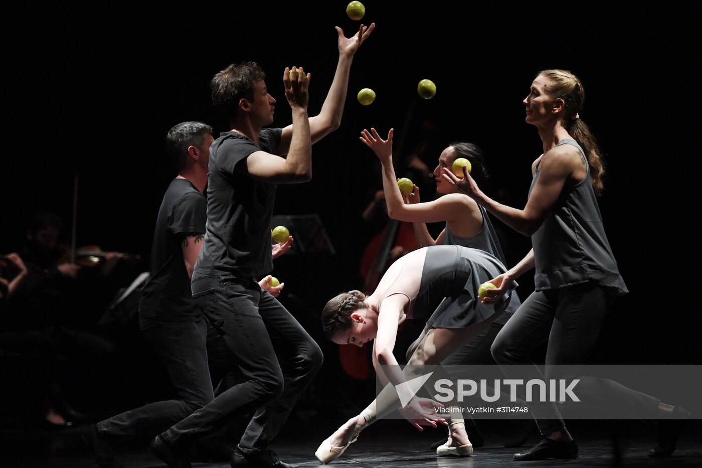 Show of "4X4: Ephemeral Architecture" at Chekhov Theater Festival