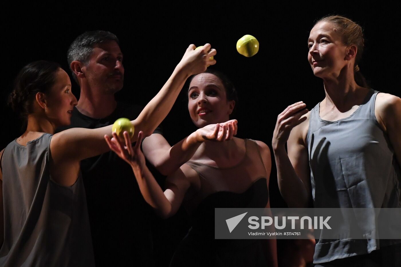 Show of "4X4: Ephemeral Architecture" at Chekhov Theater Festival