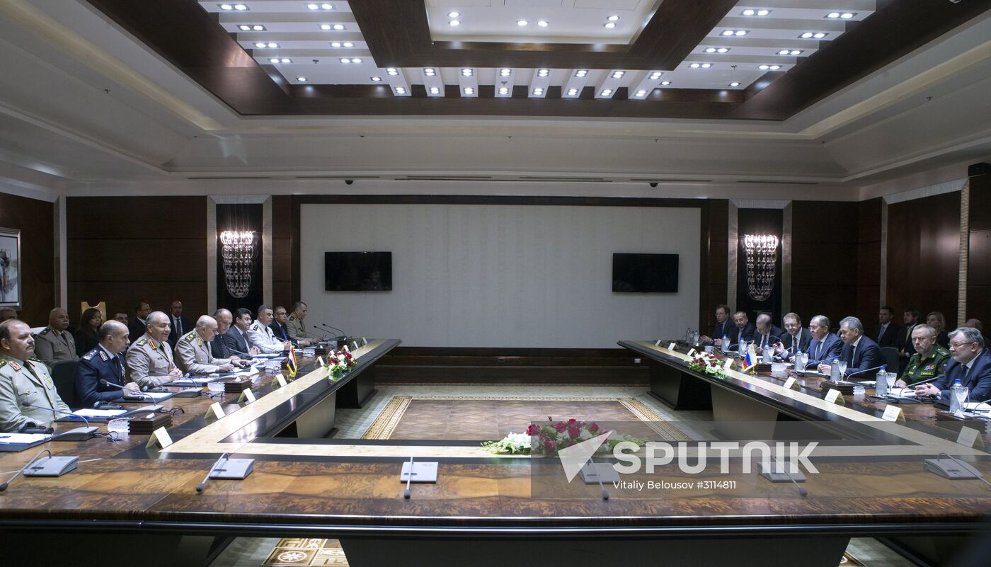 Russian Foreign Minister Lavrov, Defense Minister Shoigu visit Cairo
