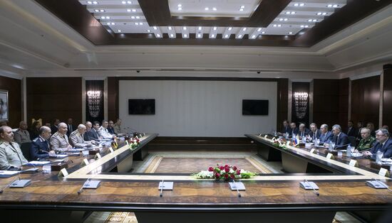 Russian Foreign Minister Lavrov, Defense Minister Shoigu visit Cairo