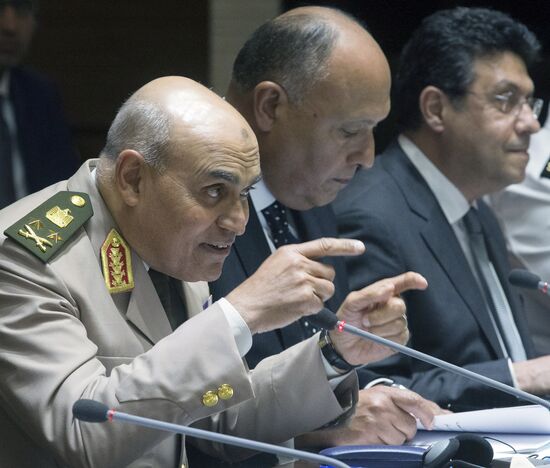 Russian Foreign Minister Lavrov, Defense Minister Shoigu visit Cairo