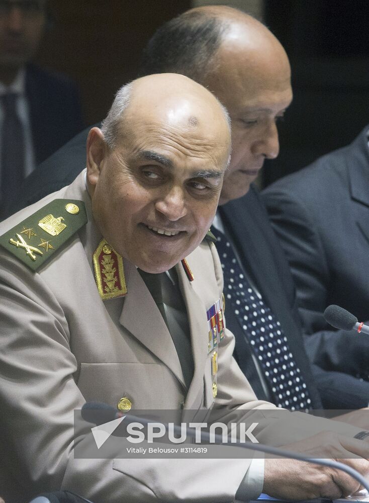 Russian Foreign Minister Lavrov, Defense Minister Shoigu visit Cairo