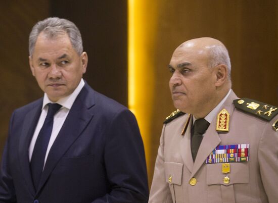 Russian Foreign Minister Lavrov, Defense Minister Shoigu visit Cairo