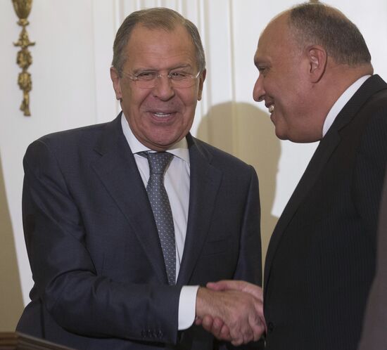 Russian Foreign Minister Lavrov, Defense Minister Shoigu visit Cairo