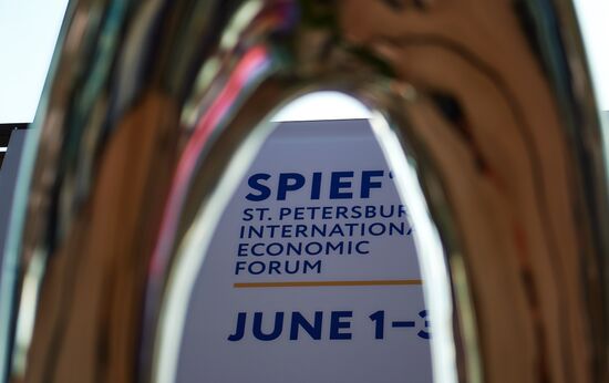 Preparations for St. Petersburg International Economic Forum opening