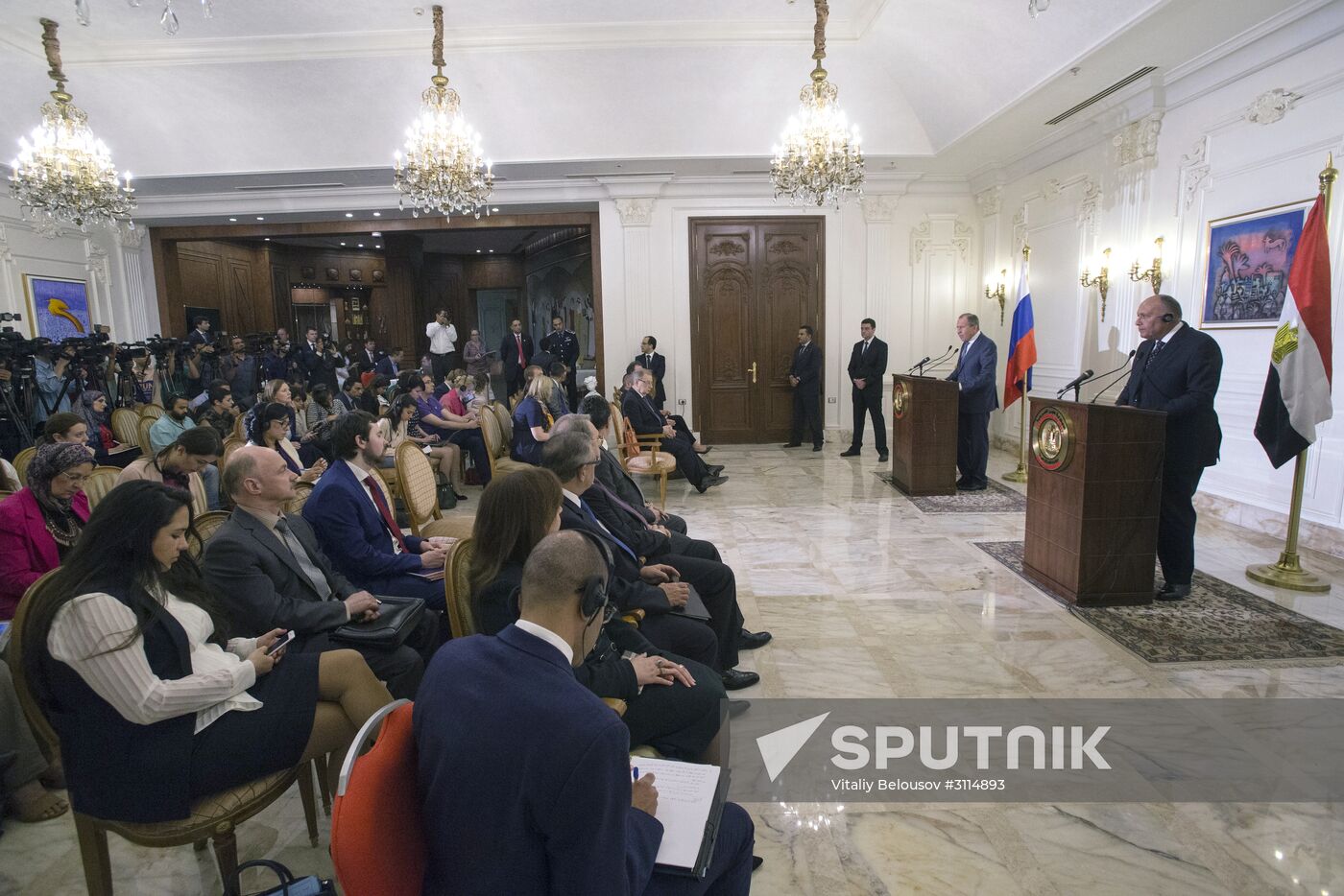 Russian Foreign Minister Lavrov, Defense Minister Shoigu visit Cairo