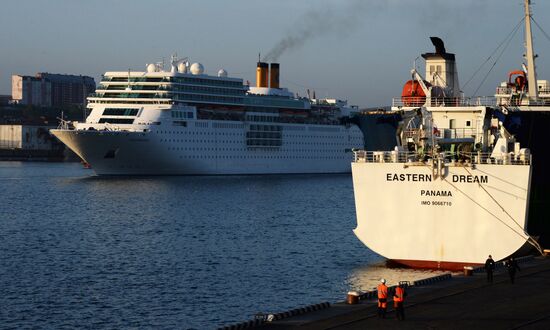 Costa Neo-Romantica ocean liner arrives in Vladivostok