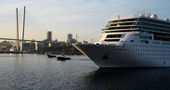 Costa Neo-Romantica ocean liner arrives in Vladivostok