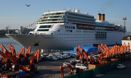 Costa Neo-Romantica ocean liner arrives in Vladivostok