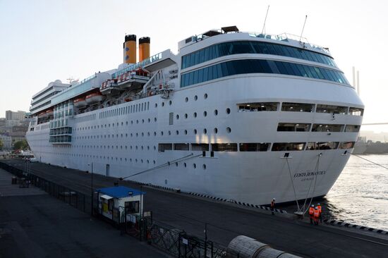 Costa Neo-Romantica ocean liner arrives in Vladivostok