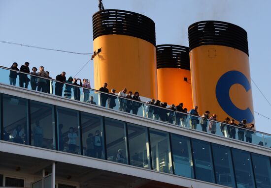 Costa Neo-Romantica ocean liner arrives in Vladivostok