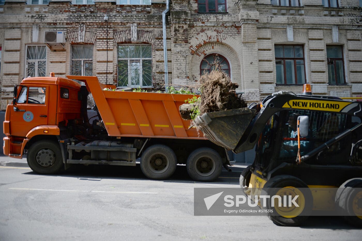 Cleanup operations after hurricane hits Moscow