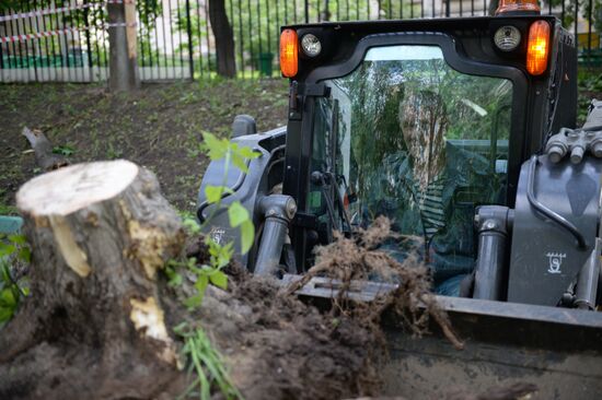 Cleanup operations after hurricane hits Moscow