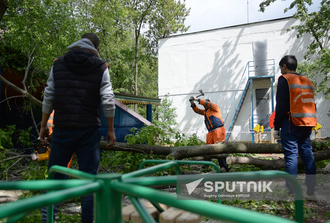 Cleanup operations after hurricane hits Moscow