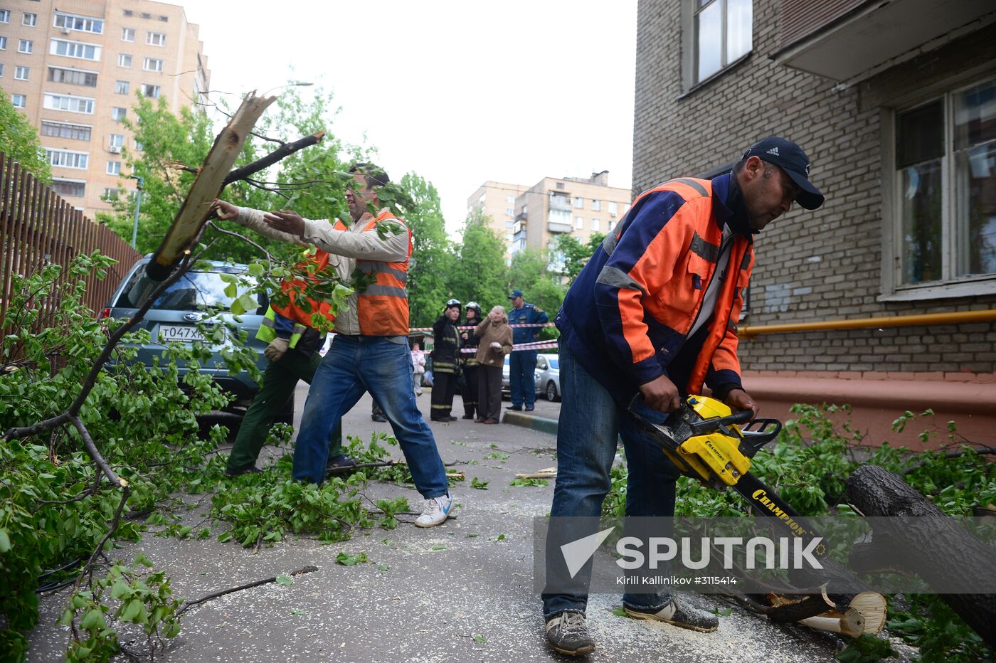 Cleanup operations after hurricane hits Moscow
