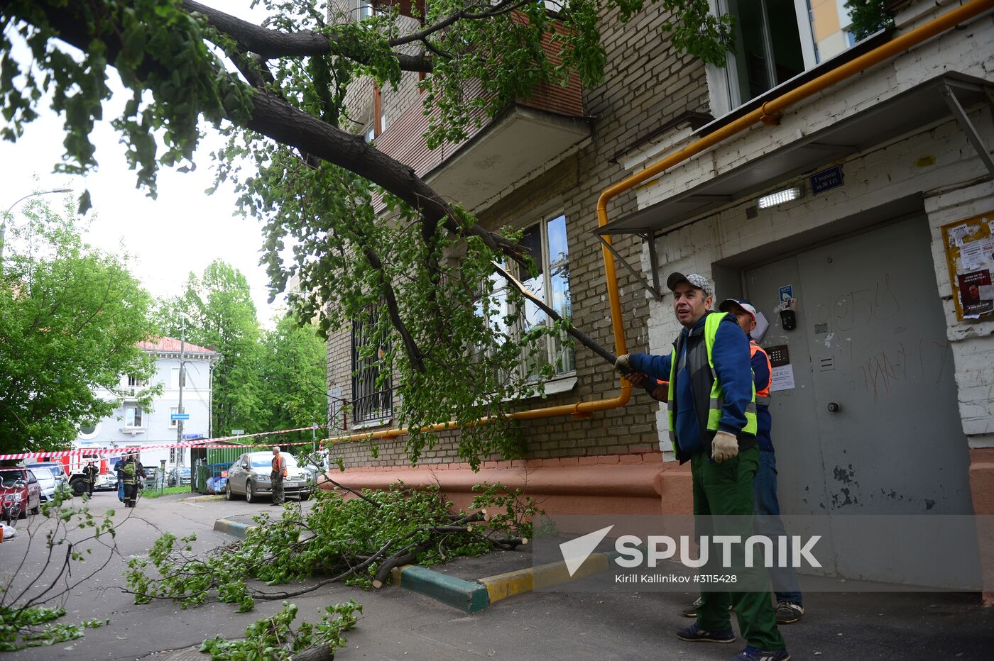 Cleanup operations after hurricane hits Moscow