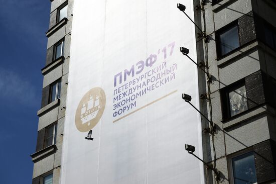 Preparations for St. Petersburg International Economic Forum opening