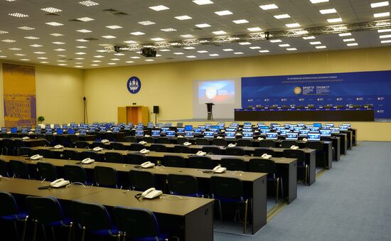 Preparations for the opening of St. Petersburg International Economic Forum