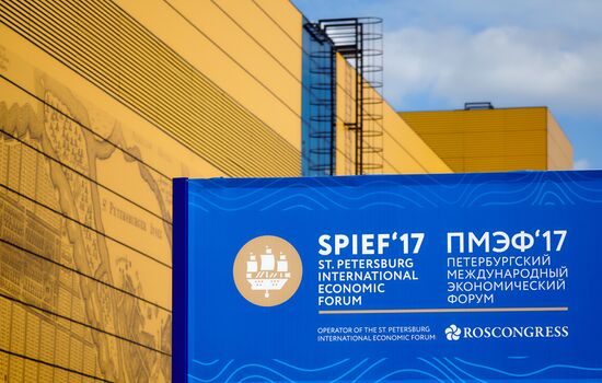 Preparations for the opening of St. Petersburg International Economic Forum