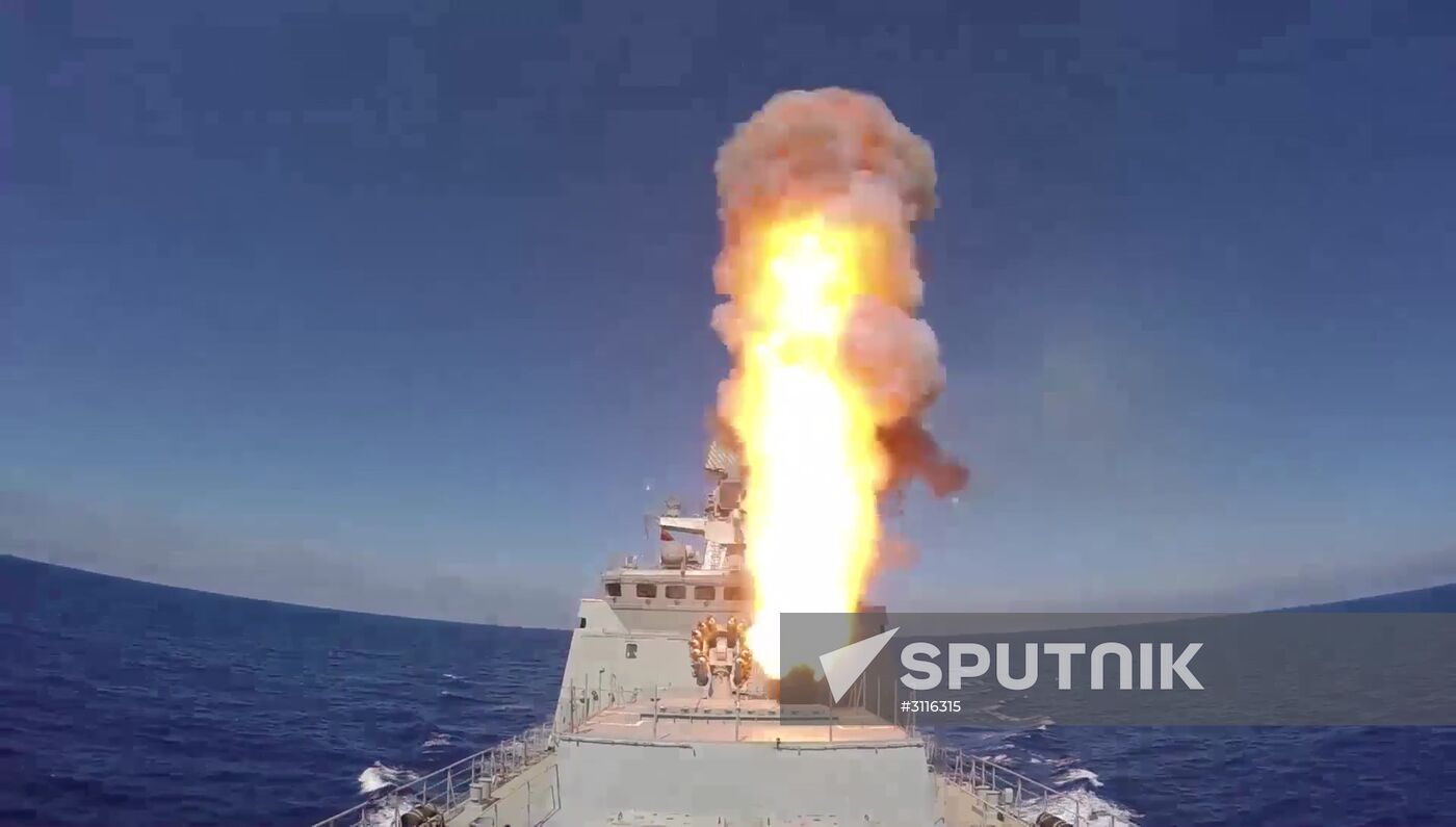 Russian Navy ships launch Kalibr cruise missiles at ISIS facilities near Palmyra