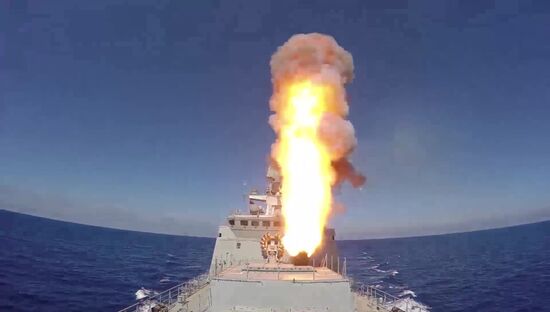 Russian Navy ships launch Kalibr cruise missiles at ISIS facilities near Palmyra