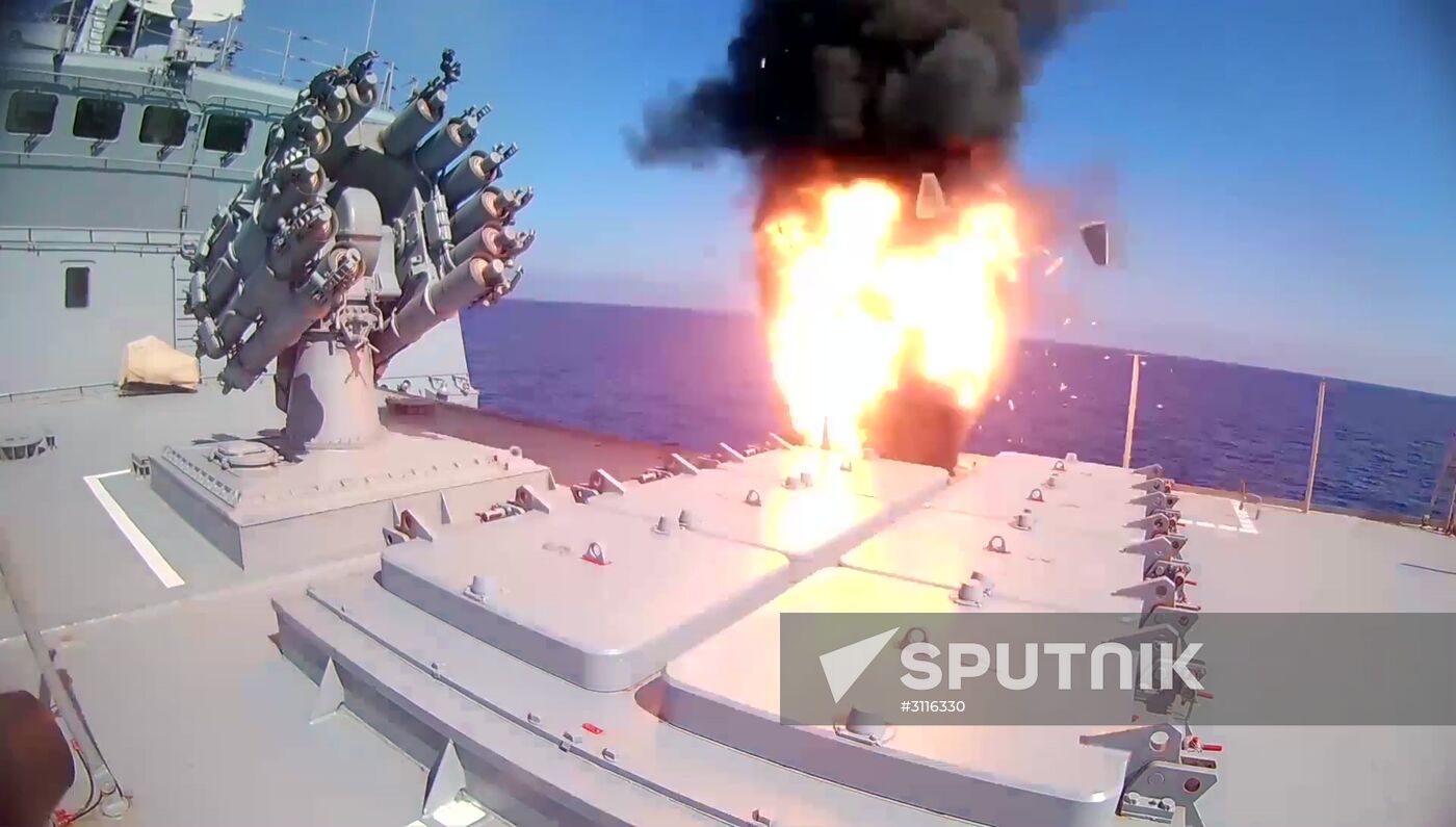 Russian Navy ships launch Kalibr cruise missiles at ISIS facilities near Palmyra