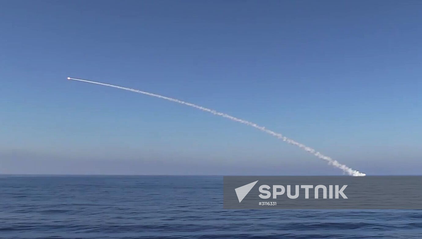 Russian Navy ships launch Kalibr cruise missiles at ISIS facilities near Palmyra