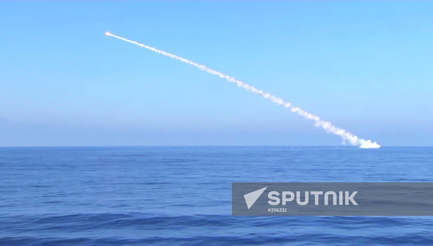Russian Navy ships launch Kalibr cruise missiles at ISIS facilities near Palmyra