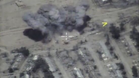 Russian Navy ships launch Kalibr cruise missiles at ISIS facilities near Palmyra