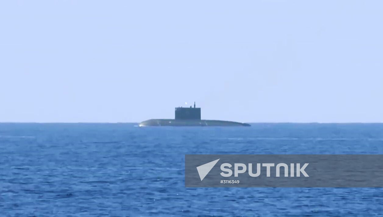 Russian Navy ships launch Kalibr cruise missiles at ISIS facilities near Palmyra