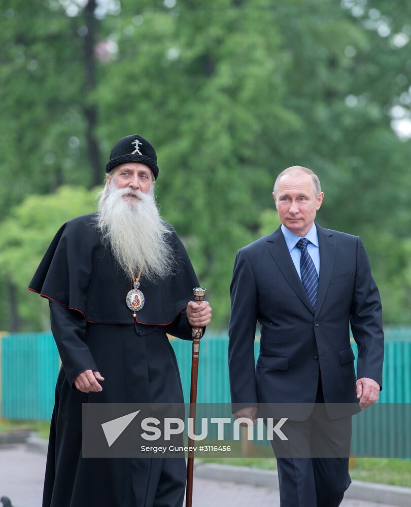 President Vladimir Putin visits Rogozhskaya Zastava Spiritual Center of Russian Orthodox Old-Rite Church in Moscow