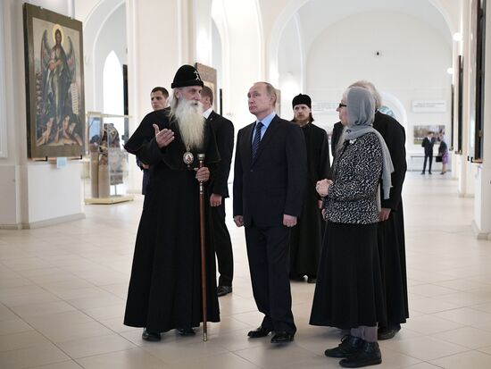 President Vladimir Putin visits Rogozhskaya Zastava Spiritual Center of Russian Orthodox Old-Rite Church in Moscow