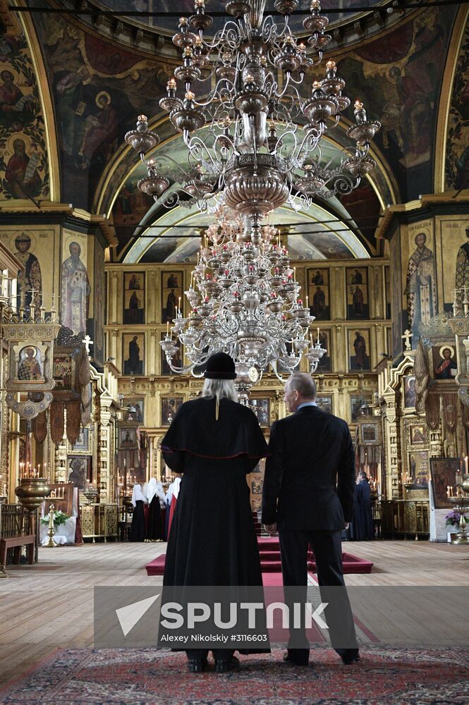 President Vladimir Putin visits Rogozhskaya Zastava Spiritual Center of Russian Orthodox Old-Rite Church in Moscow