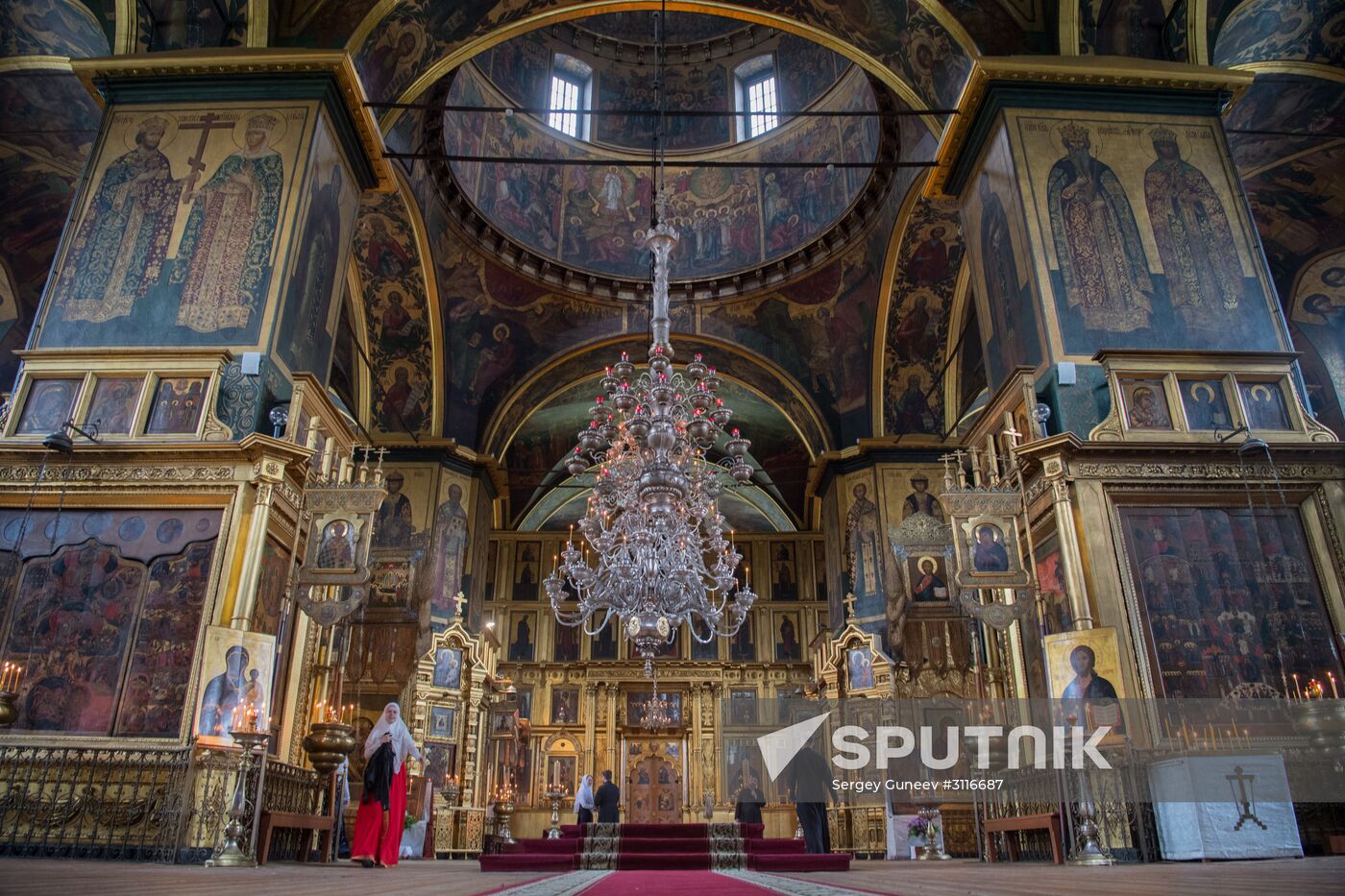 President Vladimir Putin visits Rogozhskaya Zastava Spiritual Center of Russian Orthodox Old-Rite Church in Moscow