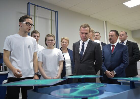 Prime Minister Dmitry Medvedev tours Quantorium children's technopark